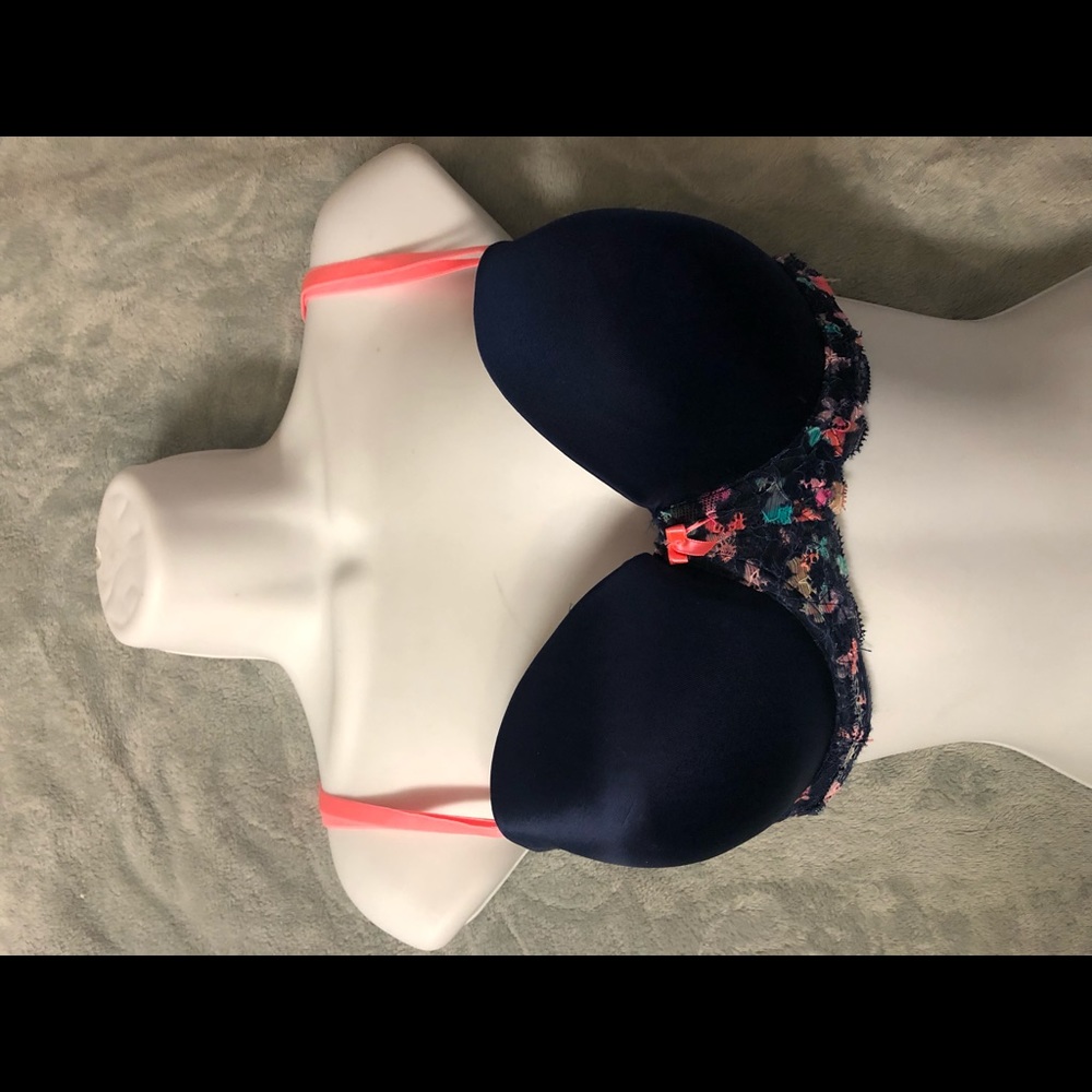Pink VS Bra 36D ~ Beautiful piece❤️💥